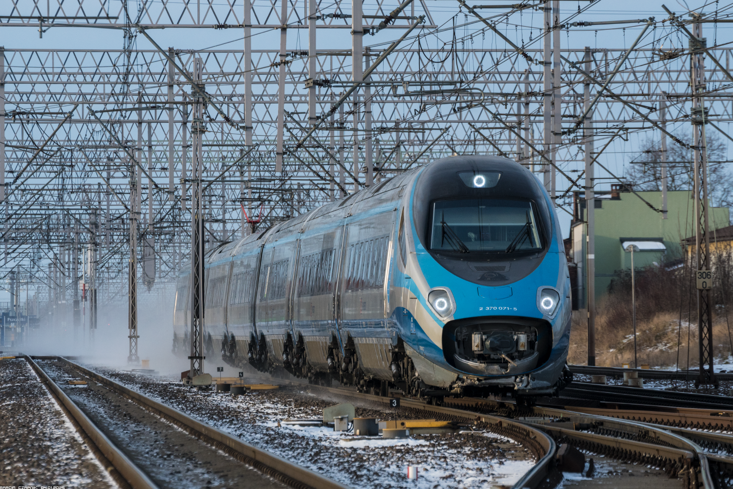 ED250-011
